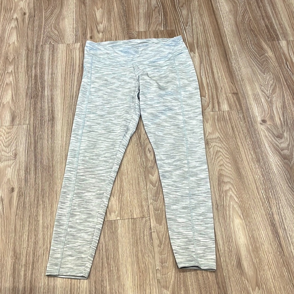 Grey and white patterns leggings